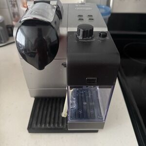 DeLonghi Lattissima EN520SL 120V Nespresso Capsule Espresso and Cappuccino.